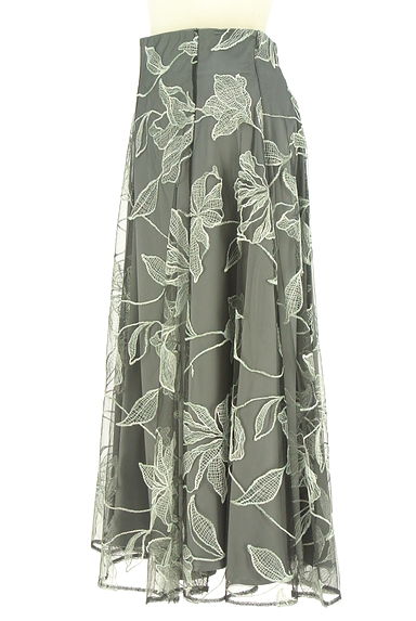 クリックで大画像表示 PROPORTION BODY DRESSING(プロポーションボディドレッシング)の古着「ロング花柄刺しゅうチュールスカート(ロングスカート・マキシスカート)」大画像3へ