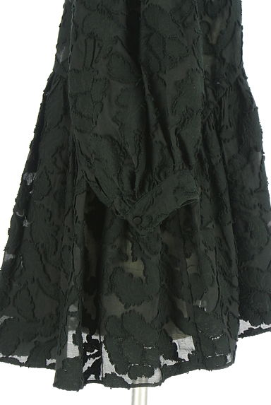 クリックで大画像表示 1er Arrondissement(プルミエアロンディスモン)の古着「花柄シアーぺプラムブラウス(カットソー・プルオーバー)」大画像4へ