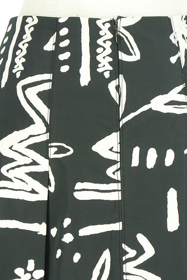 クリックで大画像表示 SWINSWING(スウィンスウィング)の古着「ミディ丈総柄フレアスカート(ロングスカート・マキシスカート)」大画像5へ