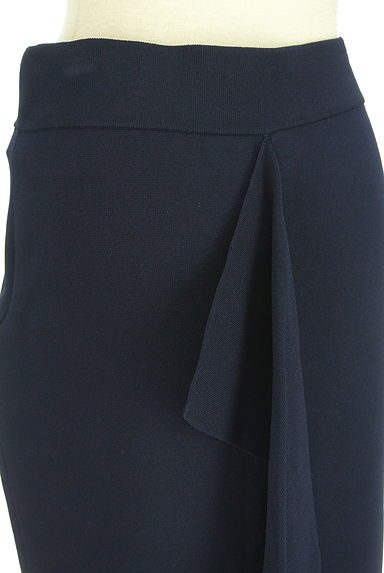 クリックで大画像表示 ADORE(アドーア)の古着「バックフリルペンシルニットスカート(スカート)」大画像4へ