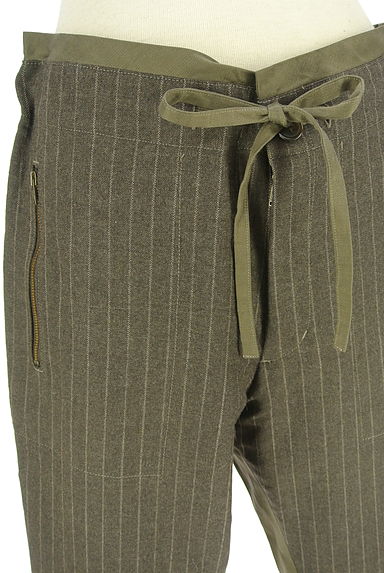 クリックで大画像表示 DEUXIEME CLASSE(ドゥーズィエムクラス)の古着「前後切替テーパードパンツ(パンツ)」大画像4へ