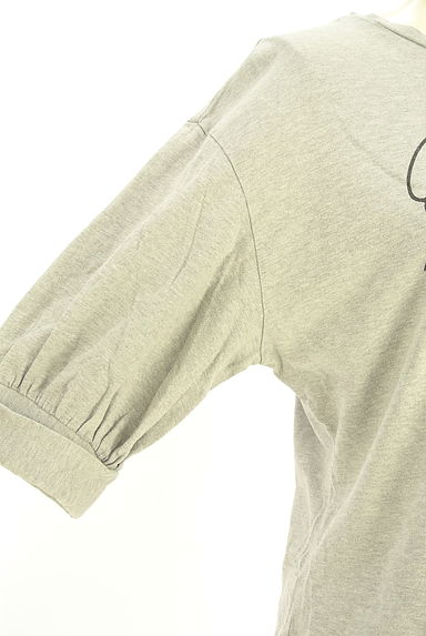 クリックで大画像表示 To b. by agnes b.(トゥービーバイアニエスベー)の古着「ロゴプリント&刺繍カットソー(Tシャツ)」大画像4へ