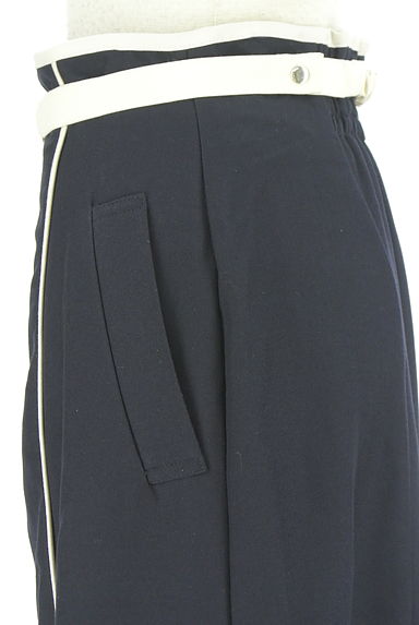 クリックで大画像表示 REDYAZEL(レディアゼル)の古着「パイピングロングフレアスカート(ロングスカート・マキシスカート)」大画像5へ