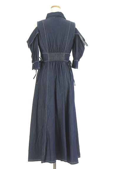 クリックで大画像表示 dazzlin(ダズリン)の古着「オープンショルダーデニムシャツワンピース(ワンピース・チュニック)」大画像2へ