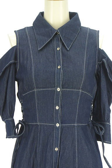 クリックで大画像表示 dazzlin(ダズリン)の古着「オープンショルダーデニムシャツワンピース(ワンピース・チュニック)」大画像4へ