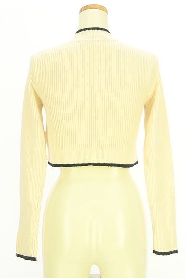 クリックで大画像表示 Who's Who Chico(フーズフーチコ)の古着「刺繍マーク入りモックネックリブニットトップス(ニット)」大画像2へ