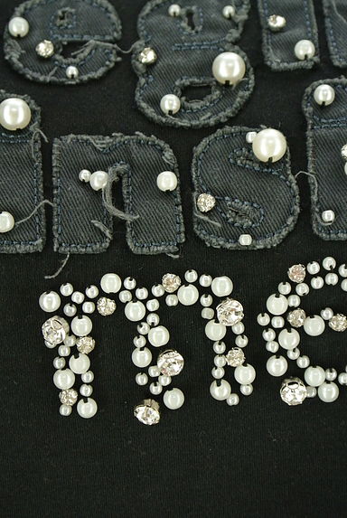 GRACE CONTINENTAL（グレースコンチネンタル）の古着「パール&ラインストーン付きロゴTシャツ（Ｔシャツ）」大画像５へ