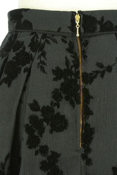 LAISSE PASSE（レッセパッセ）の古着「フロッキー花柄膝丈スカート（スカート）」大画像４へ