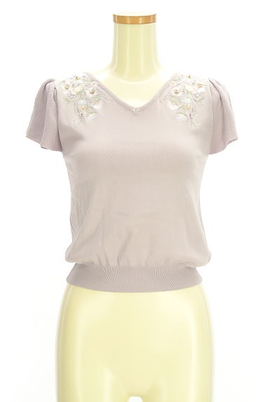 MISCH MASCH（ミッシュマッシュ）の古着「花刺繍入り半そでVネックニットトップス（ニット）」大画像１へ