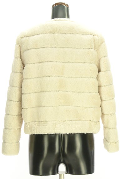 Maglie le cassetto（マーリエ ル カセット）の古着「ビジューブローチ付きエコファーコート（コート）」大画像２へ