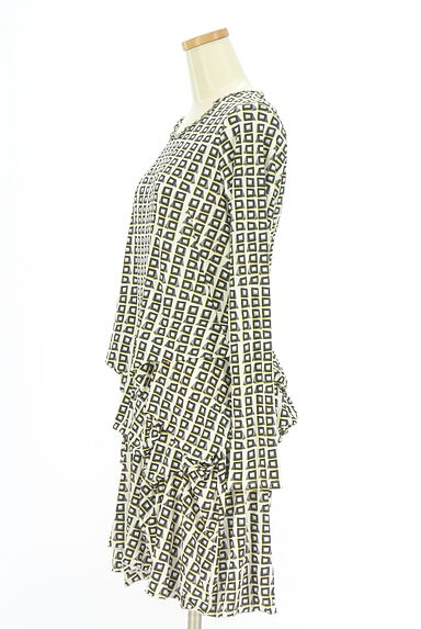 HIROKO KOSHINO（ヒロココシノ）の古着「幾何学柄ティアードミニワンピース（ワンピース・チュニック）」大画像３へ