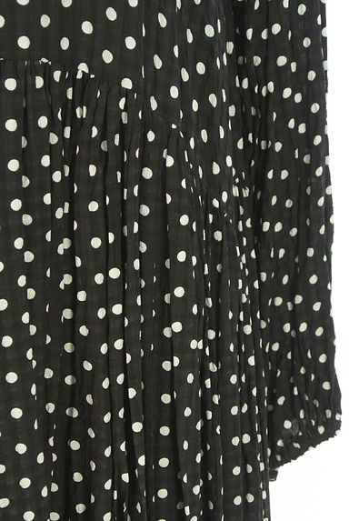 BEARDSLEY（ビアズリー）の古着「ドット柄ボリュームフレアロングワンピース（ワンピース・チュニック）」大画像５へ