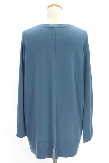 INDIVI（インディヴィ）の古着「バックスリットミドル丈ニット（ニット）」大画像２へ