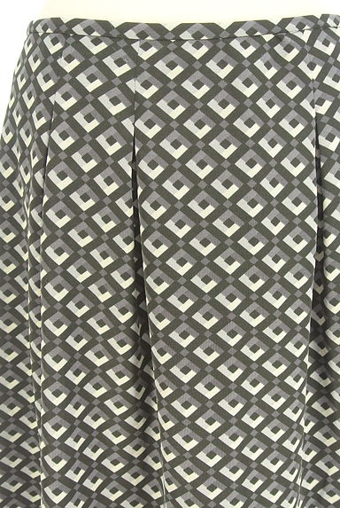 7-ID concept（セブンアイディーコンセプト）の古着「幾何学柄膝丈タックスカート（スカート）」大画像４へ