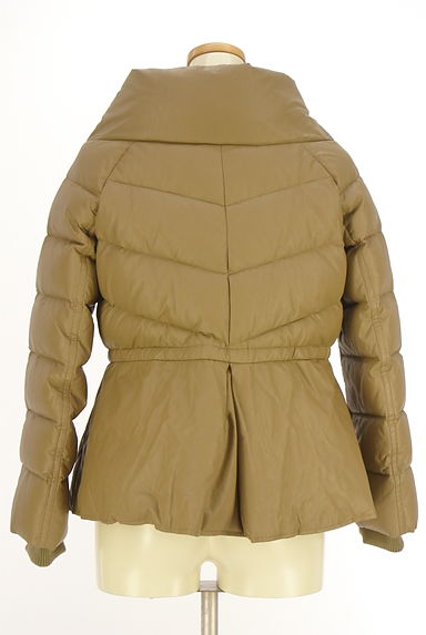 クリックで大画像表示 RUIRUE BOUTIQUE(ルイルエブティック)の古着「ドロストペプラムエコレザーダウンジャケット(ダウンジャケット・ダウンコート)」大画像2へ