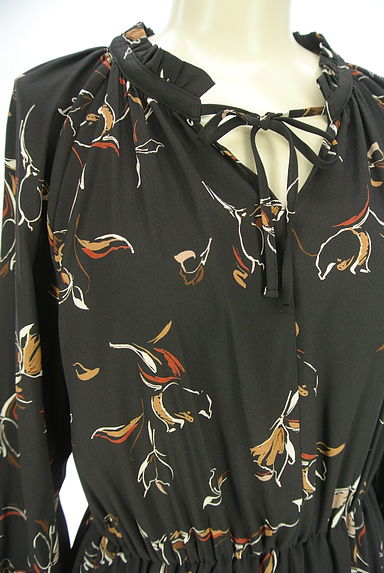 クリックで大画像表示 COUP DE CHANCE(クードシャンス)の古着「ウエストゴムキーネックロングワンピース(ワンピース・チュニック)」大画像4へ