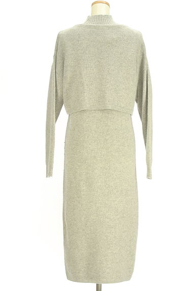 Pinky＆Dianne（ピンキー＆ダイアン）の古着「クロップドニット+ミモレニットワンピース（ツーピース（ジャケット＋ワンピース））」大画像２へ