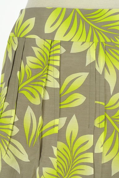 クリックで大画像表示 HIROKO BIS(ヒロコビス)の古着「花柄刺しゅうミディフレアスカート(スカート)」大画像4へ