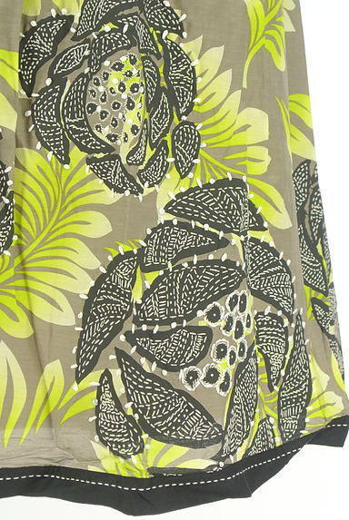 クリックで大画像表示 HIROKO BIS(ヒロコビス)の古着「花柄刺しゅうミディフレアスカート(スカート)」大画像5へ