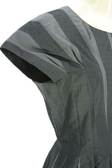 HIROKO BIS（ヒロコビス）の古着「フレンチスリーブ光沢膝丈ワンピース（ワンピース・チュニック）」大画像４へ