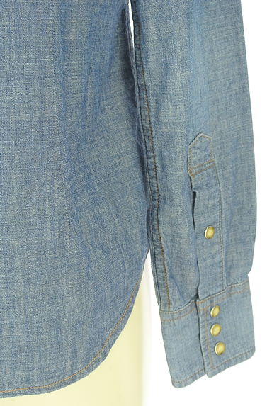 クリックで大画像表示 23区(ニジュウサンク)の古着「ラウンドヘムデニムシャツ(カジュアルシャツ)」大画像5へ