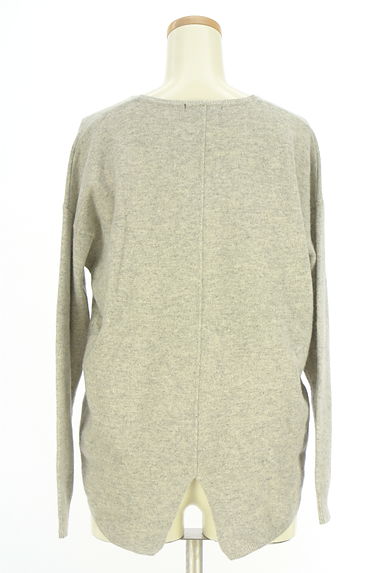 クリックで大画像表示 iCB(アイシービー)の古着「バックスリットVネックニット(ニット)」大画像2へ