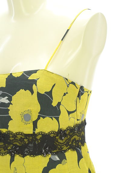 クリックで大画像表示 JILLSTUART(ジルスチュアート)の古着「花柄キャミワンピース(キャミワンピース)」大画像4へ