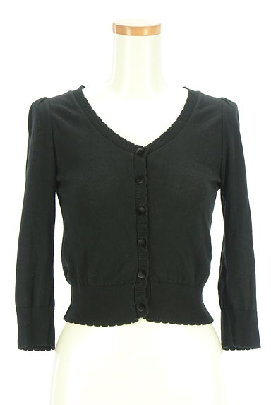 JILL by JILLSTUART（ジルバイジルスチュアート）の古着「スカラップ縁取りVネックニットカーディガン（カーディガン・ボレロ）」大画像１へ