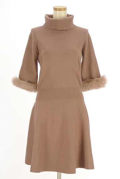 JILL by JILLSTUART（ジルバイジルスチュアート）の古着「ファー付き7分袖ニット＋膝上スカートセット（セットアップ（ジャケット＋スカート））」大画像１へ