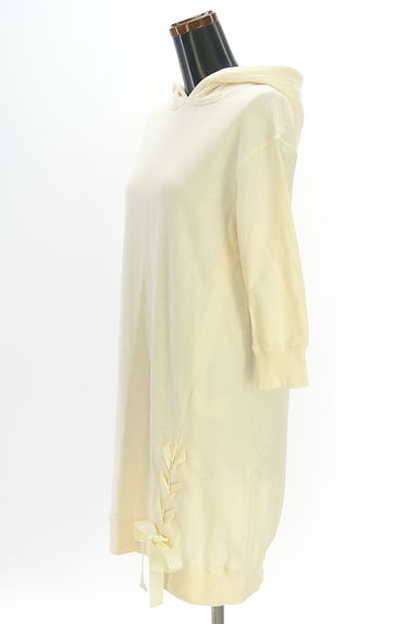 JILL by JILLSTUART（ジルバイジルスチュアート）の古着「レースアップ膝上パーカーワンピース（ワンピース・チュニック）」大画像３へ