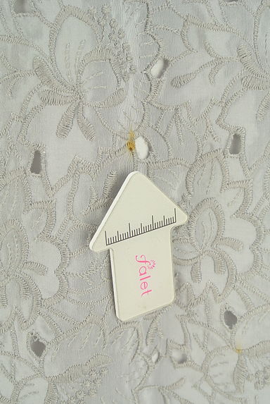 クリックで大画像表示 Paul Stuart(ポールスチュアート)の古着「花刺繍膝下スカート(スカート)」大画像5へ