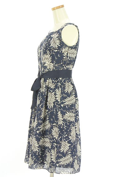 23区（ニジュウサンク）の古着「ベルト付き花柄膝丈ワンピース（キャミワンピース）」大画像３へ