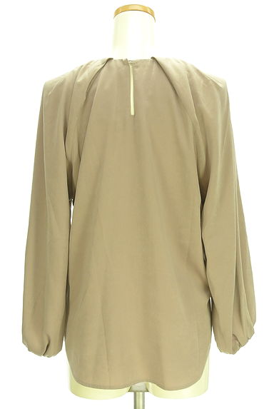 クリックで大画像表示 Viaggio Blu(ビアッジョブルー)の古着「タックボリュームカットソー(カットソー・プルオーバー)」大画像2へ