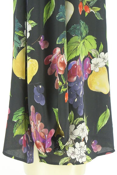 クリックで大画像表示 Viaggio Blu(ビアッジョブルー)の古着「フルーツ柄ボウタイブラウス(ブラウス)」大画像5へ