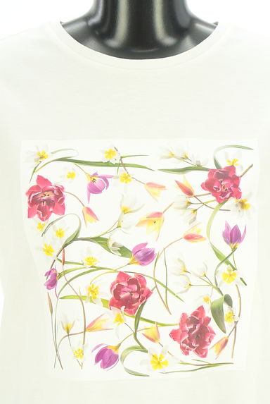 Viaggio Blu（ビアッジョブルー）の古着「花柄ボックスプリント半そでTシャツ（Ｔシャツ）」大画像４へ