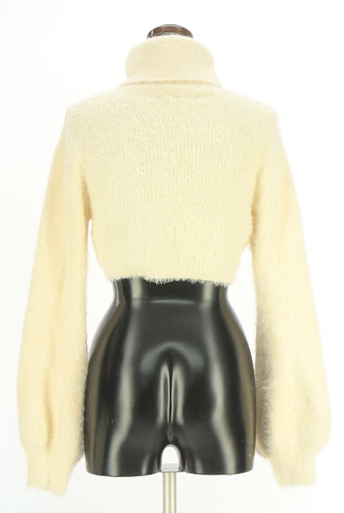 REDYAZEL（レディアゼル）の古着「カッティング入りタートルネックニットトップス（セーター）」大画像２へ