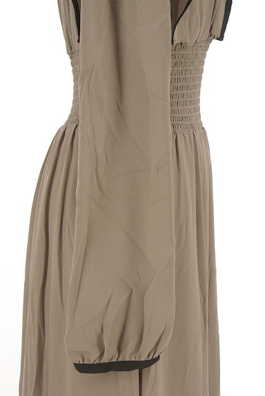 クリックで大画像表示 REDYAZEL(レディアゼル)の古着「パイピングロングフレアワンピース(ワンピース・チュニック)」大画像5へ