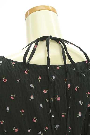 REDYAZEL（レディアゼル）の古着「小花柄パフスリーブワンピース（ワンピース・チュニック）」大画像４へ