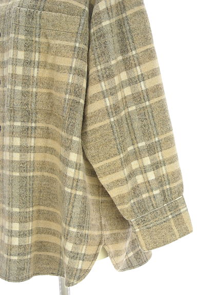 クリックで大画像表示 GREED INTERNATIONAL(グリードインターナショナル)の古着「チェック柄シャツ(カジュアルシャツ)」大画像5へ
