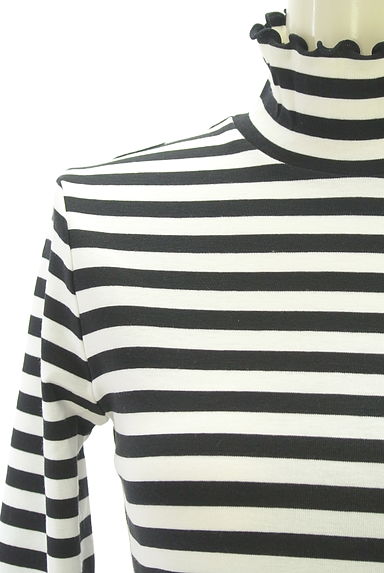 クリックで大画像表示 GREED INTERNATIONAL(グリードインターナショナル)の古着「モックネックボーダー柄カットソー(カットソー・プルオーバー)」大画像4へ