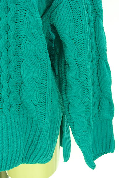 AZUL BY MOUSSY（アズールバイマウジー）の古着「Vネックケーブル編みモールニット（ニット）」大画像５へ