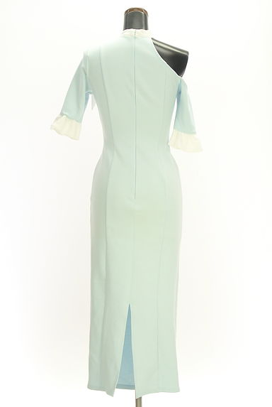 Darich（ダーリッチ）の古着「アシメオープンショルダーロングワンピース（ワンピース・チュニック）」大画像２へ