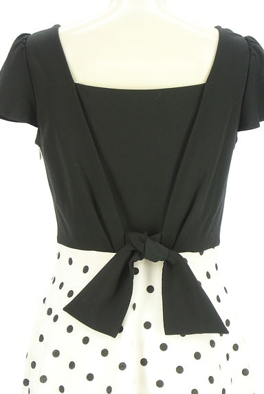 WILLSELECTION（ウィルセレクション）の古着「モノトーンドットフレアワンピース（ワンピース・チュニック）」大画像４へ