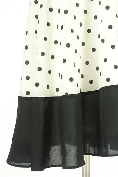 WILLSELECTION（ウィルセレクション）の古着「モノトーンドットフレアワンピース（ワンピース・チュニック）」大画像５へ