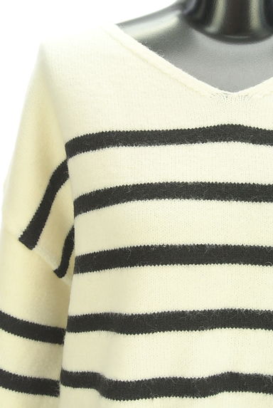 AZUL BY MOUSSY（アズールバイマウジー）の古着「Vネックボーダーニット（セーター）」大画像４へ