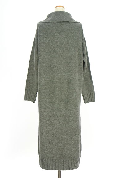 AZUL BY MOUSSY（アズールバイマウジー）の古着「ハーフジップニットワンピース（ワンピース・チュニック）」大画像２へ