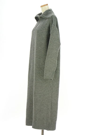 AZUL BY MOUSSY（アズールバイマウジー）の古着「ハーフジップニットワンピース（ワンピース・チュニック）」大画像３へ