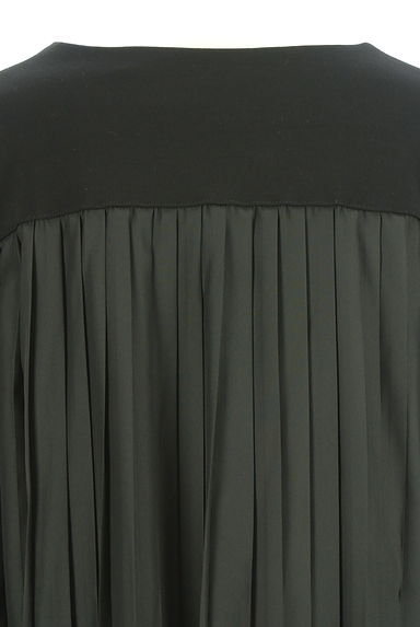 DoCLASSE（ドゥクラッセ）の古着「後ろ別地切替キーネックカットソー（カットソー・プルオーバー）」大画像５へ