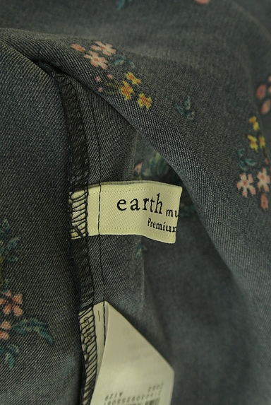earth music&ecology（アースミュージック＆エコロジー）の古着「キーネック小花柄ブラウス（カットソー・プルオーバー）」大画像６へ