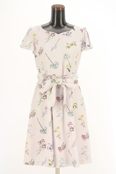 MISCH MASCH（ミッシュマッシュ）の古着「ベルト付き花柄膝丈フレアワンピース（ワンピース・チュニック）」大画像１へ
